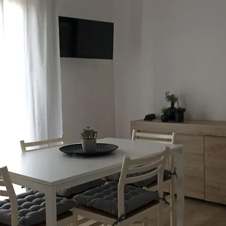 Aparthotel Pietrasantamare 3*