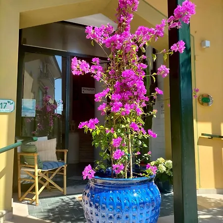 Pietrasantamare Aparthotel 4*